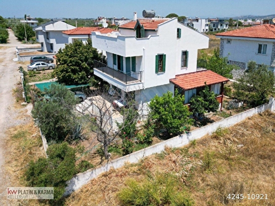 Denize Yürüme Mesafesinde, Masrafsız, Tam Müstakil Lüks Villa 4245